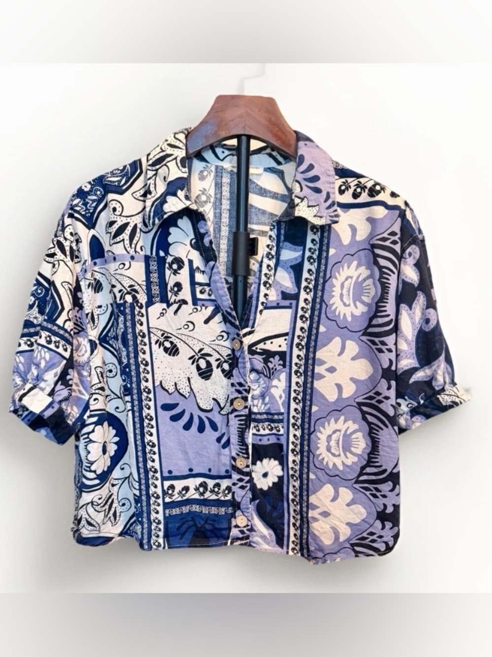 Christian Siriano cropped linen blend button down top
